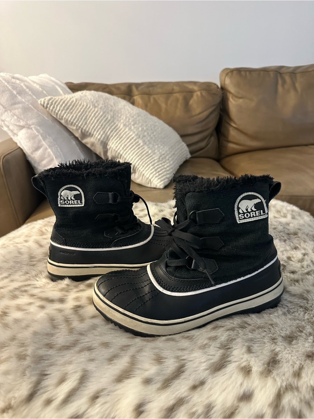Sorel Black and White Faux-Fur Trim Winter Boots